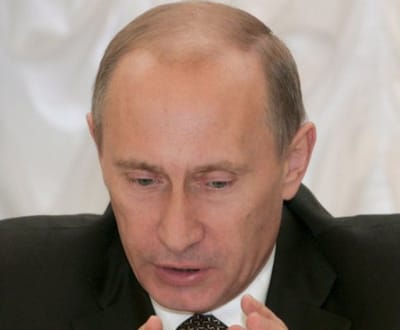 Putin canta (mal) em concerto de caridade - TVI