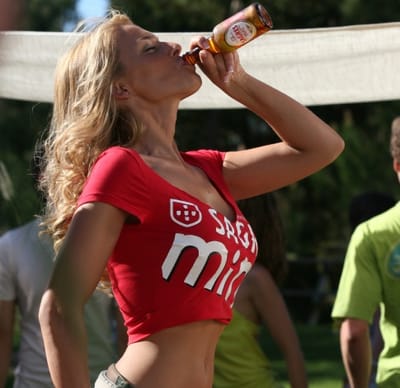 Sagres investe 6 milhões em campanha da cerveja Mini - TVI