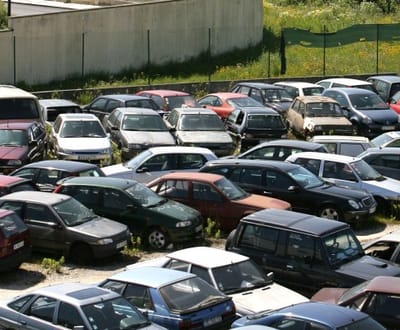 Vendas de carros caem 27% na Europa e 43% em Portugal - TVI