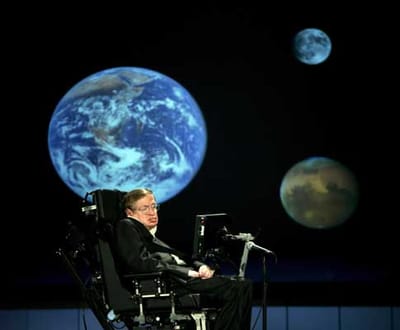 Stephen Hawking vai viajar para o Espaço - TVI