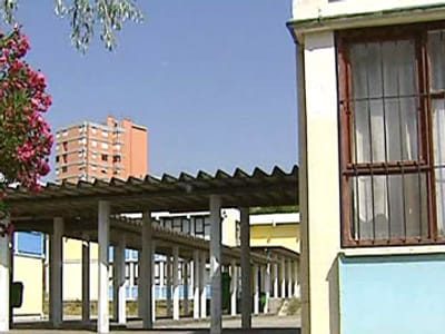 Fibras de amianto em escolas de Sintra estão abaixo do limite legal - TVI