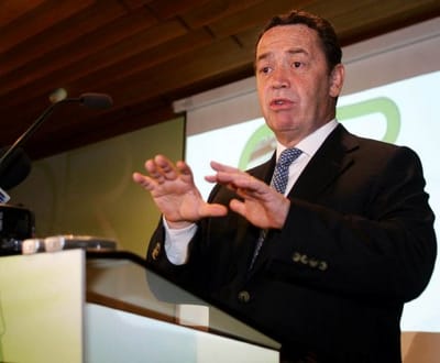 Manuel Pinho preocupado não mexe no preço dos combustíveis - TVI