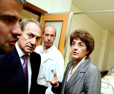 Ministra visita urgências de hospital em Lisboa - TVI