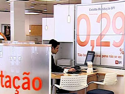 Portugueses pedem dinheiro emprestado fora de bancos - TVI