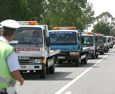 Rebocadores ameaçam deixar de trabalhar para assistência em viagem - TVI