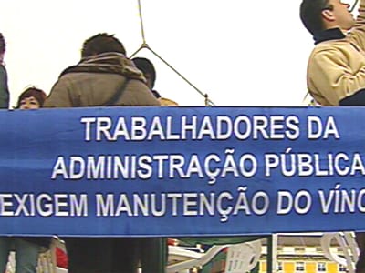 OE2009: sector público continua a ter 2 saídas por cada novo funcionário - TVI