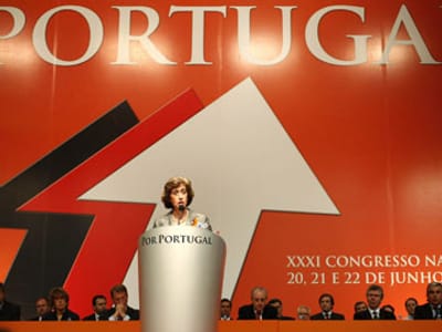 PSD contra offshores, «não enfia barrete» de críticas à direita - TVI