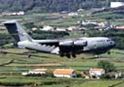 EUA: Base das Lajes para treinar aviões militares - TVI