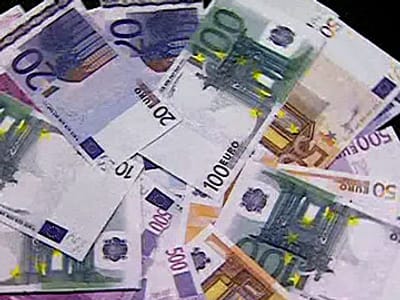 Euro em queda ligeira - TVI