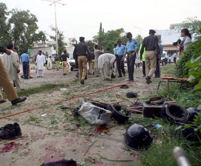 Paquistão: explosão mata seis polícias e dois militares - TVI
