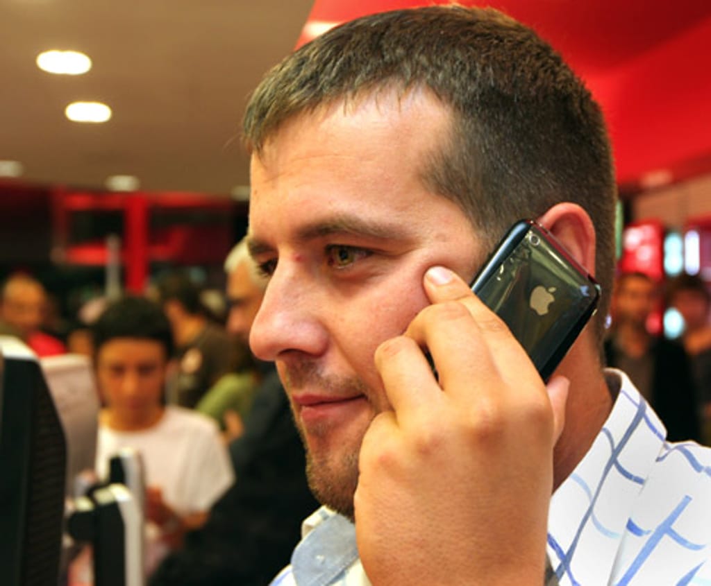 Pedro Gomes, o primeiro português a adquirir um iPhone