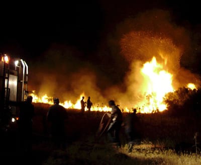 Atenas: fogos assustam e obrigam população a fugir - TVI