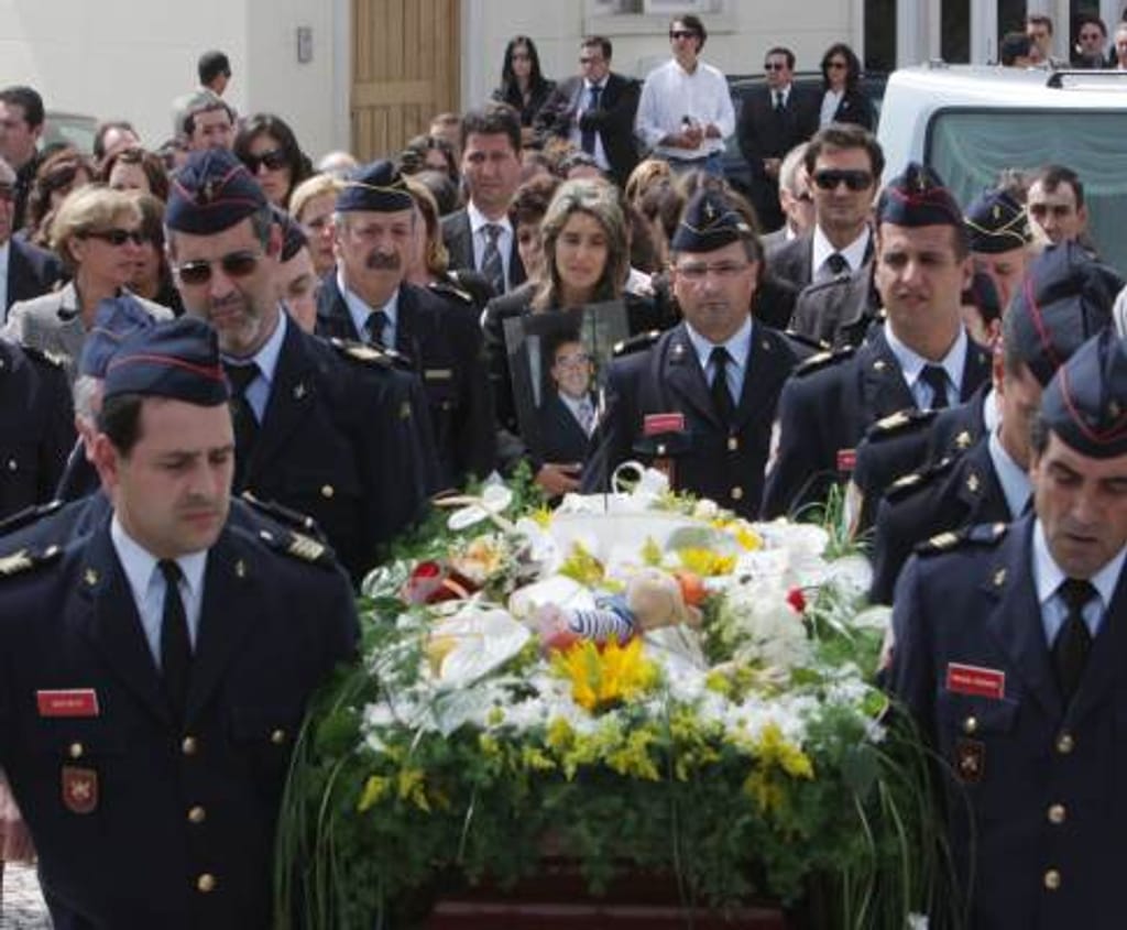 Funeral de presidente de «Os Mosqueteiros»