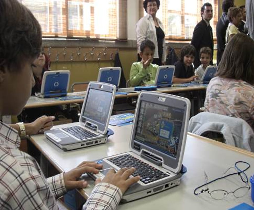 Apresentação de computador Magalhães em Matosinhos