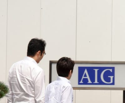 Ex-presidente da AIG aceita vender acções - TVI