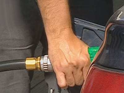 Gasolineiras: «Aumento dos combustíveis é escandaloso» - TVI