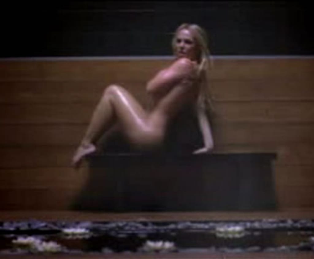 Britney Spears  no vídeo de «Womanizer»