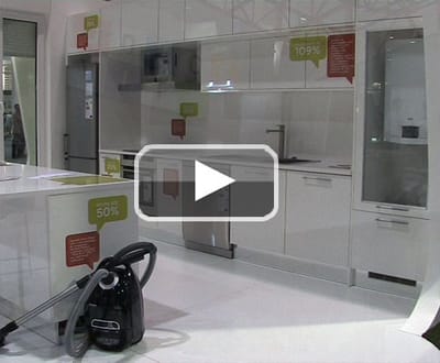 Conheça uma casa eficiente e aprenda a poupar (vídeo) - TVI