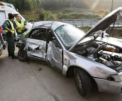 Condutor alcoolizado causa acidente - TVI