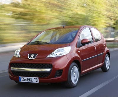 Peugeot Citroen despede 2.700 trabalhadores em França - TVI