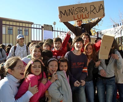 Coimbra: escola fechada a cadeado - TVI