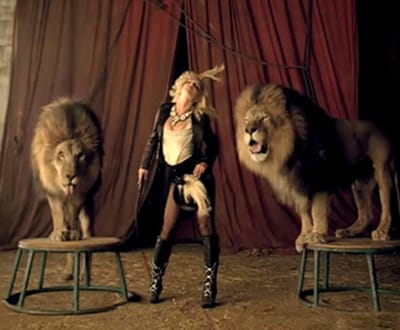 Britney Spears é domadora de leões em novo vídeo - TVI