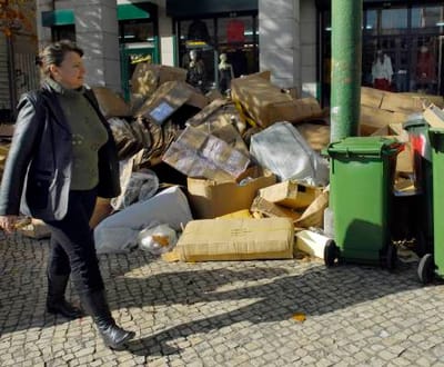 Costa diz que greve do lixo é «gravíssima» - TVI