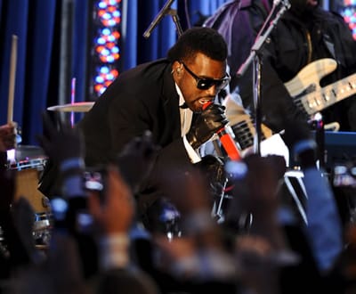 Kanye West perdoado pela MTV e convidado para os VMAs - TVI