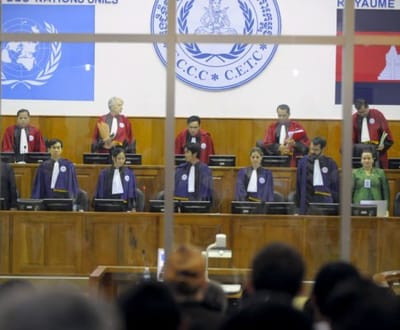 Ex-líderes do Khmer Vermelho condenados a perpétua - TVI