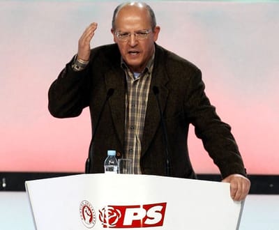 Santos Silva: «A crise é o oxigénio da oposição» - TVI