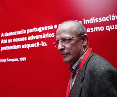 Santos Silva critica divulgação de escutas - TVI