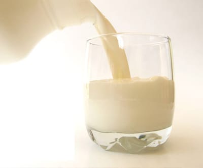 «Hipers» dizem que polémica do leite se deve a monopólio - TVI