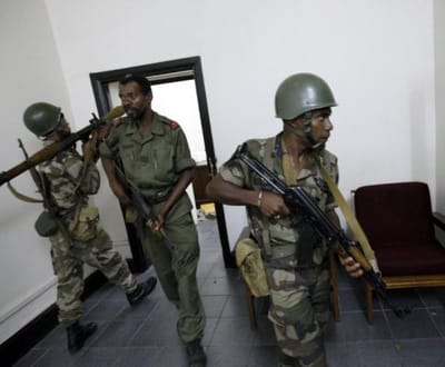 Madagáscar: militares invadem palácio presidencial - TVI