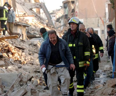 Itália: cientistas acusados por não terem previsto terramoto - TVI