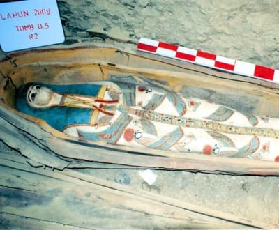 Encontrada necrópole faraónica com 53 tumbas - TVI