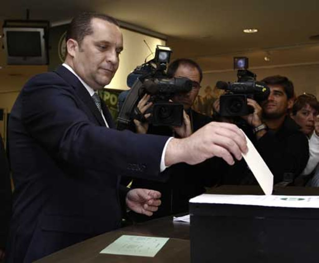 Paulo Cristóvão a votar em Alvalade