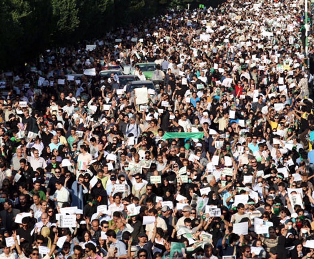 Irão: protestos continuam