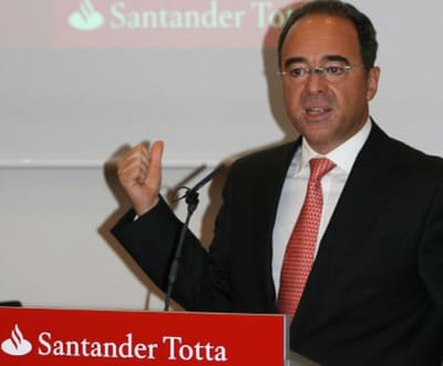 Santander Totta: lucro cai 17% para 435 milhões - TVI