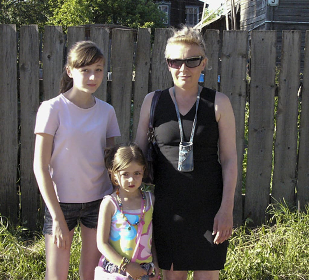 Alexandra na Rússia com família