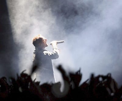 U2 arrancam digressão com concerto estrondoso - TVI