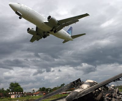 Falsa ameaça de bomba em avião da Ibéria - TVI