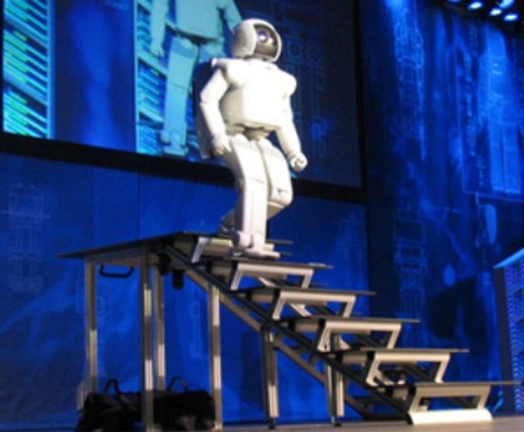 Talvez um dia, o ASIMO poderá vir a servir a humanidade