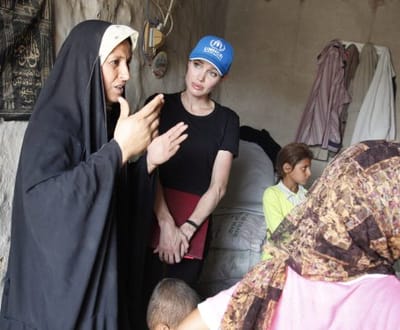 Angelina Jolie em missão humanitária no Iraque - TVI