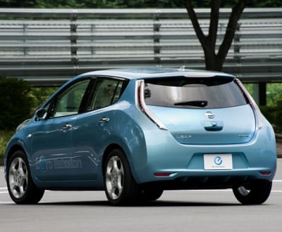 Europcar aposta no aluguer de carros eléctricos em 2010 - TVI