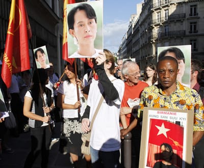 Myanmar: libertada Nobel da Paz Aung San Suu Kyi - TVI