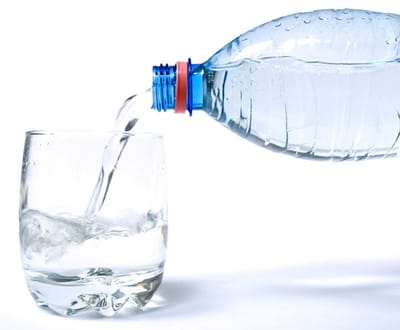 Legionella: mesmo que beba água contaminada não fica infetado - TVI