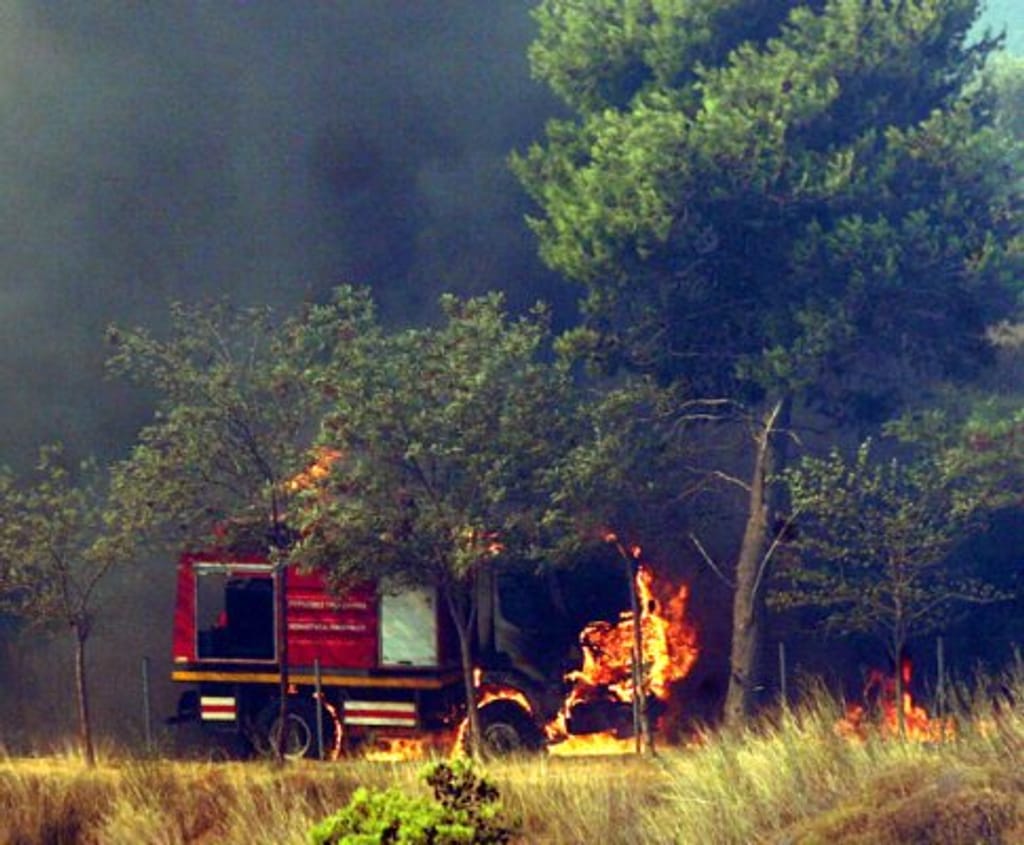Grécia: ao fim de três dias, fogos começam a recuar
