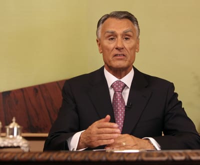 Cavaco recebe ex-ministros das Finanças a 10 de Maio - TVI