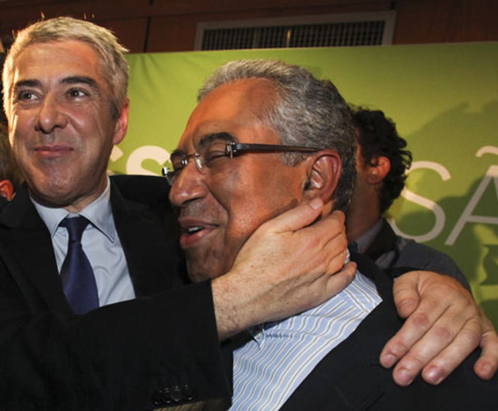 António Costa e José Sócrates festejam vitórias