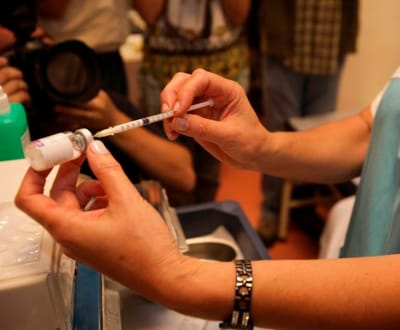 Gripe A: agência europeia afasta relação entre vacina e morte fetal - TVI